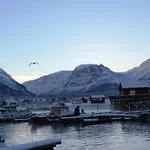 Lodge Manndalen Sjobuer Samuelsberg