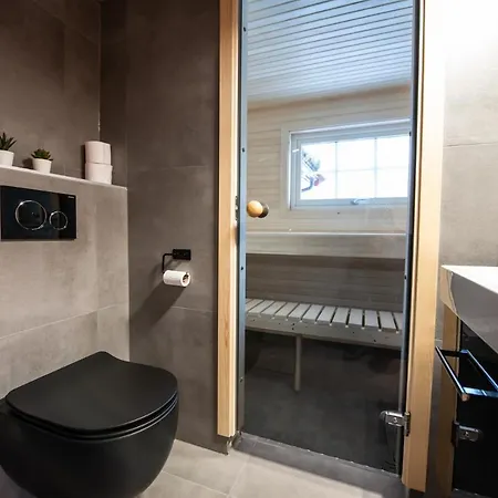 Lodger Manndalen Sjøbuer *