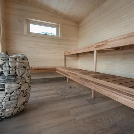 Manndalen Sjøbuer *