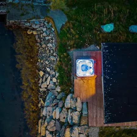 Alojamento de Turismo Selvagem Manndalen Sjobuer *