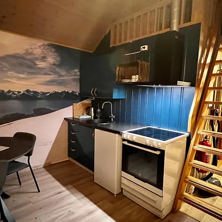 Lodger Manndalen Sjøbuer